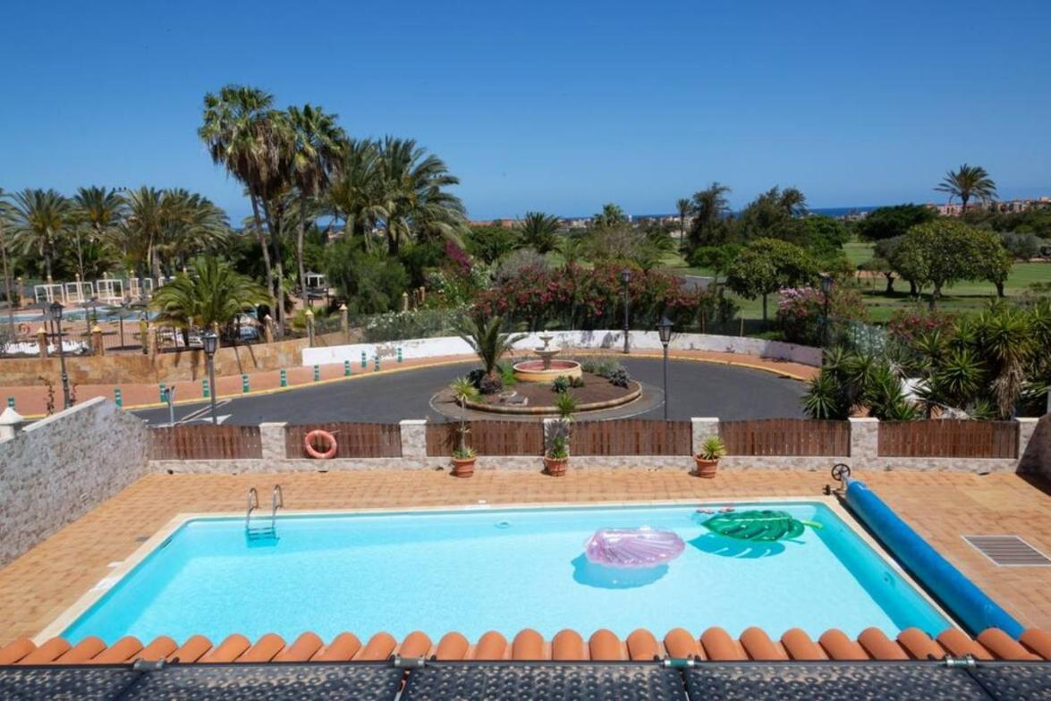 Holiday Villa Vergel With Huge Private Pool, Jacuzzi, Sauna & Bbq By Amazzzing Travel Caleta De Fuste Bagian luar foto