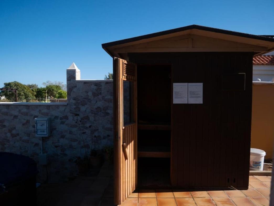 Holiday Villa Vergel With Huge Private Pool, Jacuzzi, Sauna & Bbq By Amazzzing Travel Caleta De Fuste Bagian luar foto