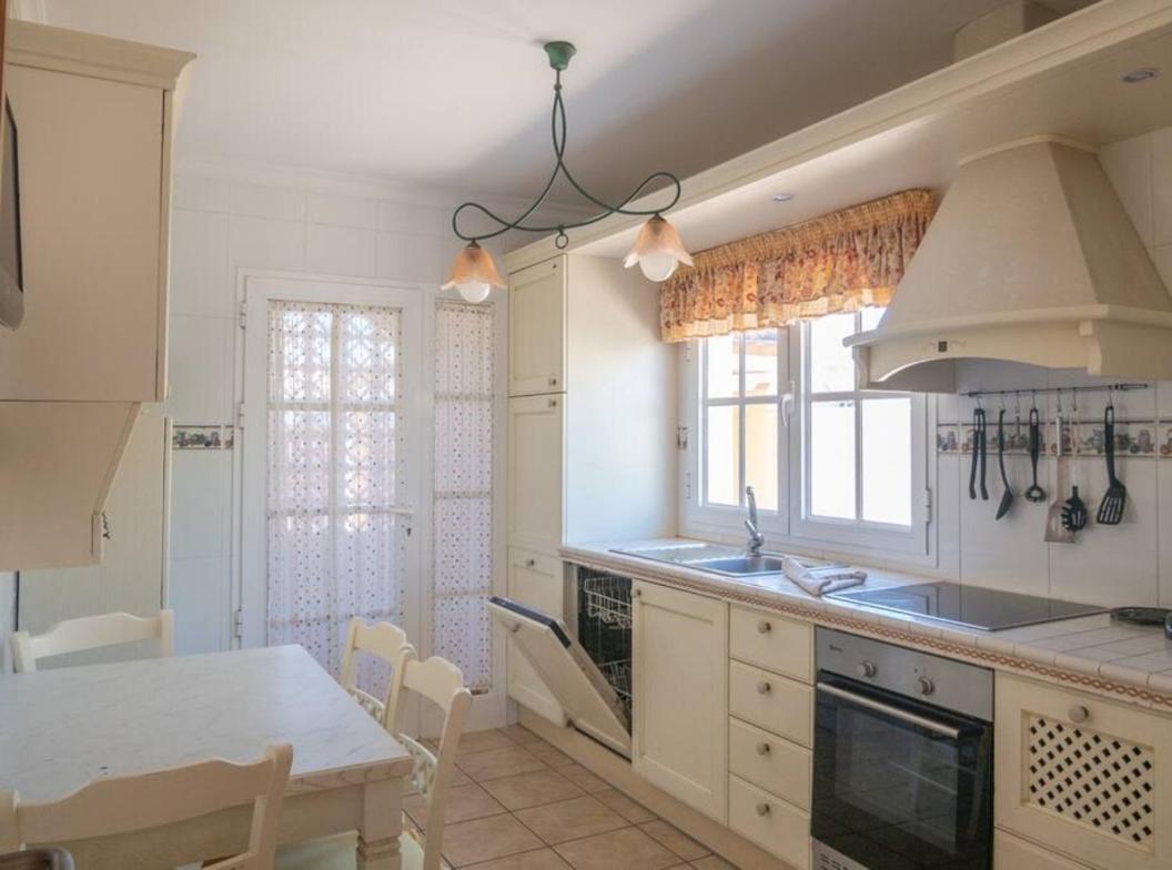 Holiday Villa Vergel With Huge Private Pool, Jacuzzi, Sauna & Bbq By Amazzzing Travel Caleta De Fuste Bagian luar foto