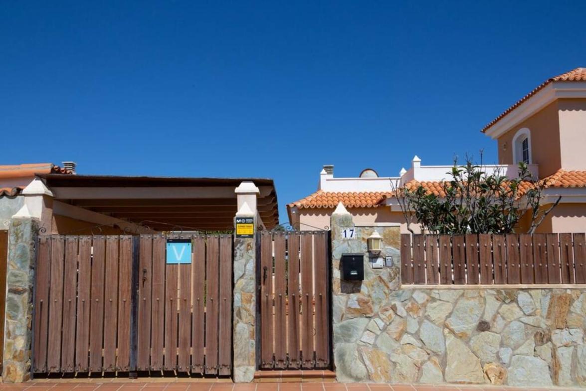 Holiday Villa Vergel With Huge Private Pool, Jacuzzi, Sauna & Bbq By Amazzzing Travel Caleta De Fuste Bagian luar foto